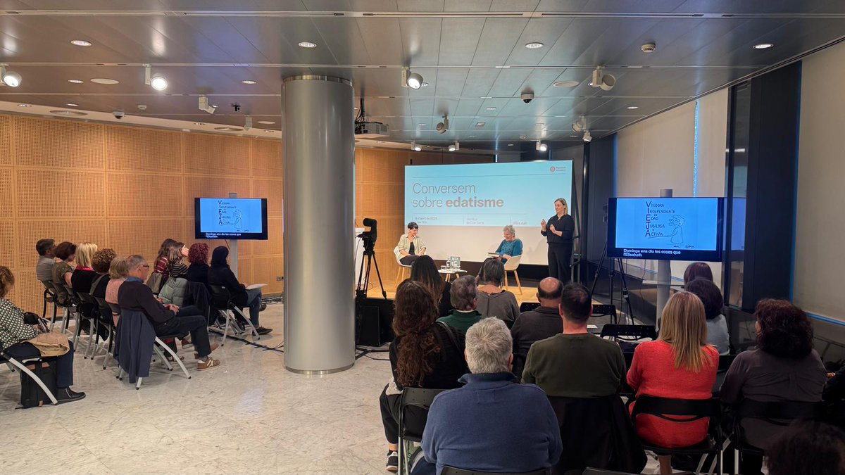 🗨️​Comença la segona sessió del cicle 'Conversem sobre edatisme', amb <a href="/MilagrosPrezOli/">Milagros Pérez Oliva</a> i <a href="/eli_justicia/">Elisabeth Justicia</a>, il·lustradora, dissenyadora gràfica i integradora social, creadora del projecte social <a href="/DomingaHabla/">Dominga habla sola</a>.

📹Podeu seguir la xerrada en directe aquí: youtube.com/live/id_O4xVab…