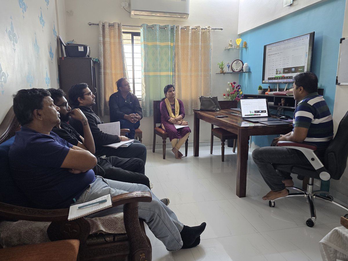 jagdishjhapage's tweet image. Photographs of #JSMC Classes finished Mar 2025. Google Reviews: g.co/kgs/BWp8kz 😊🙏
Any Support/Classes: 
Mob/WhatsApp: 9730702102
web: jagdishjha.com