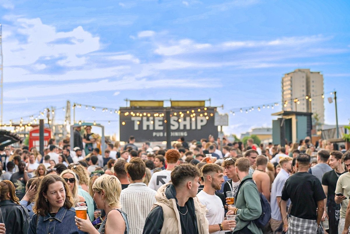 Bank Holiday pending…
<a href="/YoungsPubs/">Young's Pubs</a>