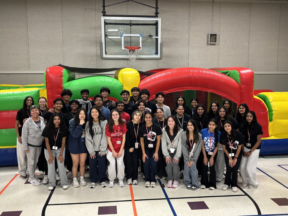 VikingsPE's tweet photo. Special thanks to @MarcusGBBall and @MarauderDECA for making our Field day a success. https://t.co/GIrspZW9oJ