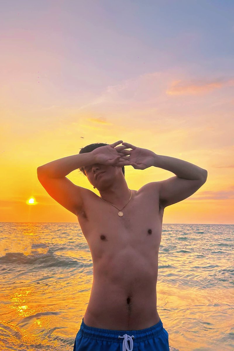 roroyreyes's tweet photo. Vitamin sea 🌊🐚 https://t.co/G1G7vM4PKd