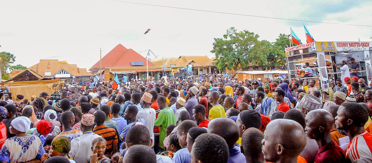 AdvMahinyila's tweet photo. Jioni hii Mwenyekiti wa Chama Taifa Mhe. @TunduALissu akiwasili Namtumbo kuendelea na Operesheni 

#NoReformsNoElection. https://t.co/GqWgPspdSM