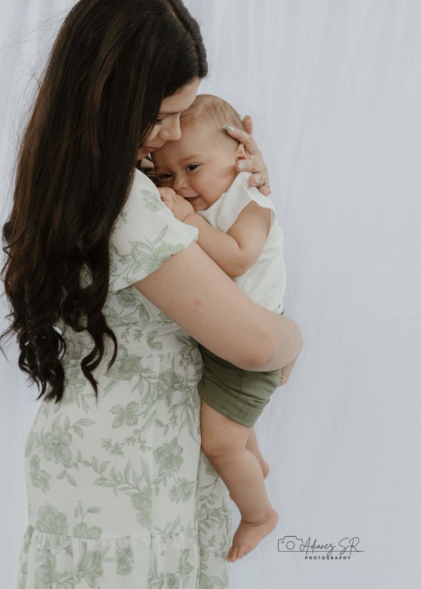 hendrianabracho's tweet photo. Para tu amor lo tengo todo, lo tengo todo y lo que no tengo también, lo conseguiré🤍 gracias por sanarme, eres demasiado amado mi príncipe de mamá. https://t.co/7amTT10nPl