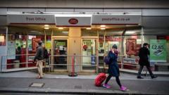 agent_bulletin's tweet image. Post Office to offload all 108 branches it still manages

🚨 Breaking news: The Post Office is planning to offload its remaining 108 branches. Who knew they were just a &apos;branch&apos; manager away from going full digital? 📦💻 #PostOffice #BranchOut #ByeByePostOffice #Sarcasm