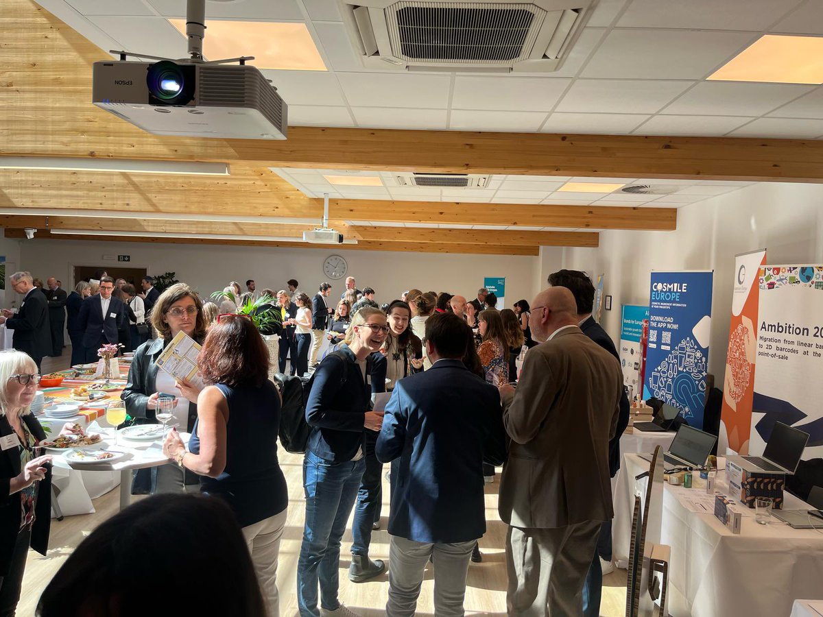DirkJacobsEU's tweet photo. Industry leaders across a wide range of sectors are calling for a harmonised, consistent, and forward-looking approach to e-labelling — one that works for consumers, SMEs, and economic operators alike.
Glad @FoodDrinkEU co-organised this #DigitalLabelling showcase event! https://t.co/YKmJ23BObk