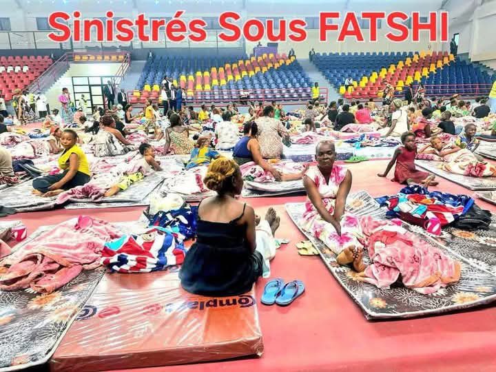 Josephmoleng's tweet photo. #RDC: Les sinitrés sous #Fatshi  vs les sinistres sous #Kabibi nos 18ans foutu en l'air💔.

Président @fatshi13 père de la compassion vanda nayo🙏 https://t.co/BGNqiQaLwZ