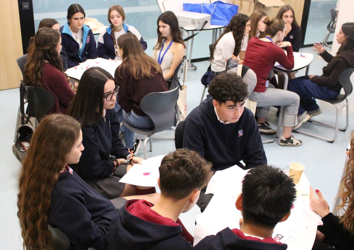 BritishValencia's tweet image. Our students took part in a talk about #GirlsInTech aimed at breaking stereotypes and guiding them towards exciting opportunities the tech world can offer. We remain committed to opening doors and encouraging students to take their place in shaping the future 🌍✨#BSV #CognitaWay