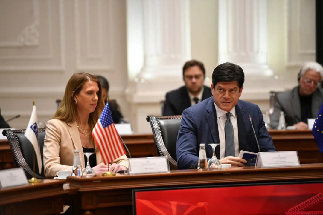 arben_fetai's tweet photo. Honoured to chair the inaugural meeting of the Inter-Agency Body for Anti-Corruption Activities, joined by PM @MickoskiHM, 🇪🇺Ambassador @MichalisRokasEU, @USEmbassySkopje Deputy COM Nicole Varnes &amp; @OSCE_Skopje Ambassador Kilian Wahl. https://t.co/Yxx66A2I4a