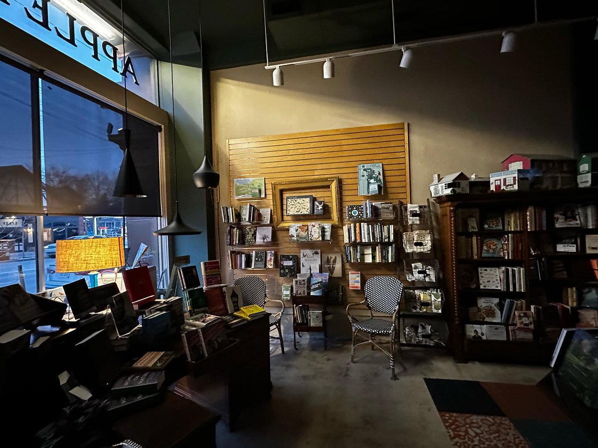 AppletreeBooks tweet media