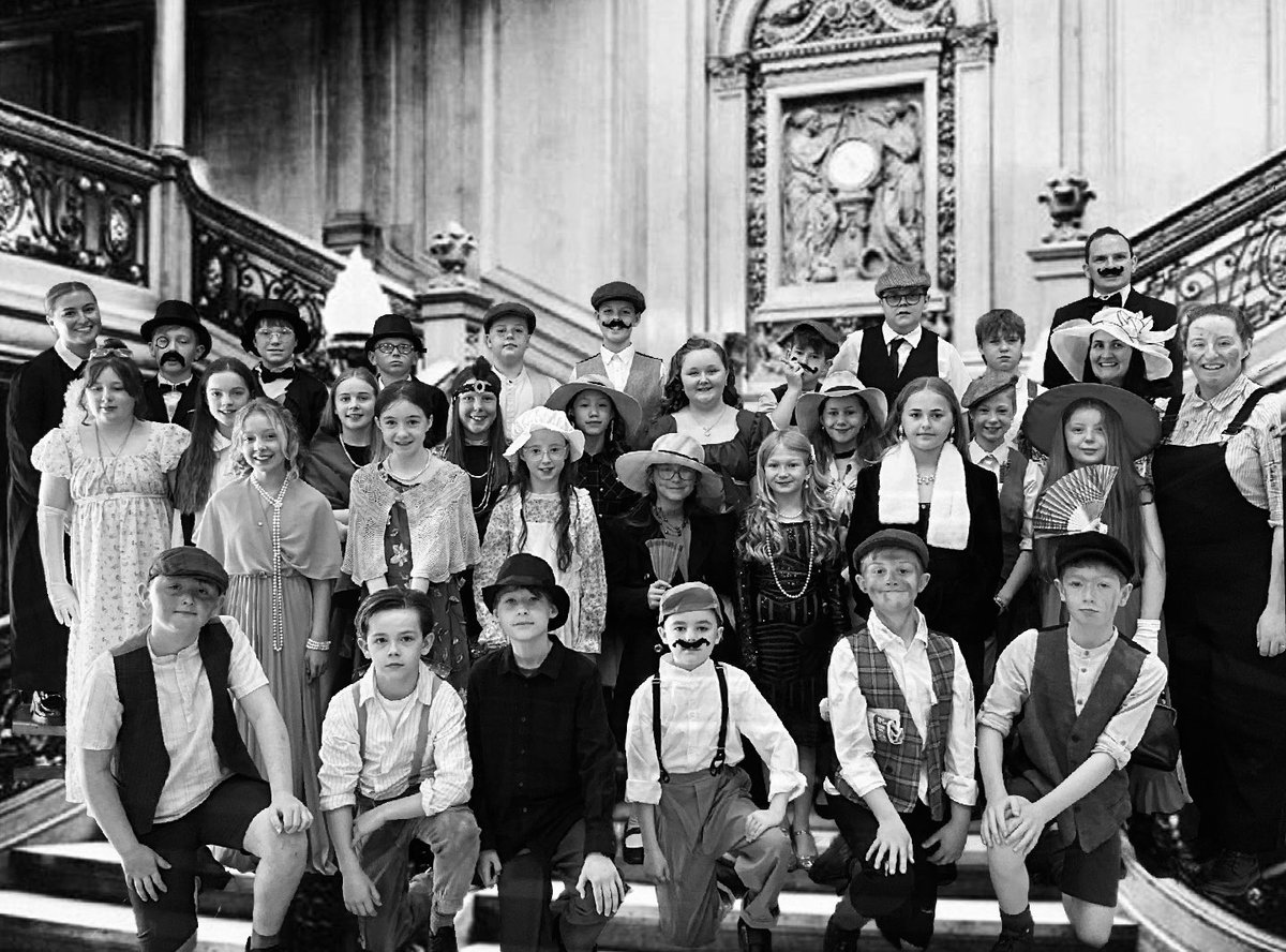 pondparkp7's tweet photo. It was all aboard Titanic Day for our P7 pupils with our annual Titanic Day in school 📸🚢 https://t.co/CTL2QpR756