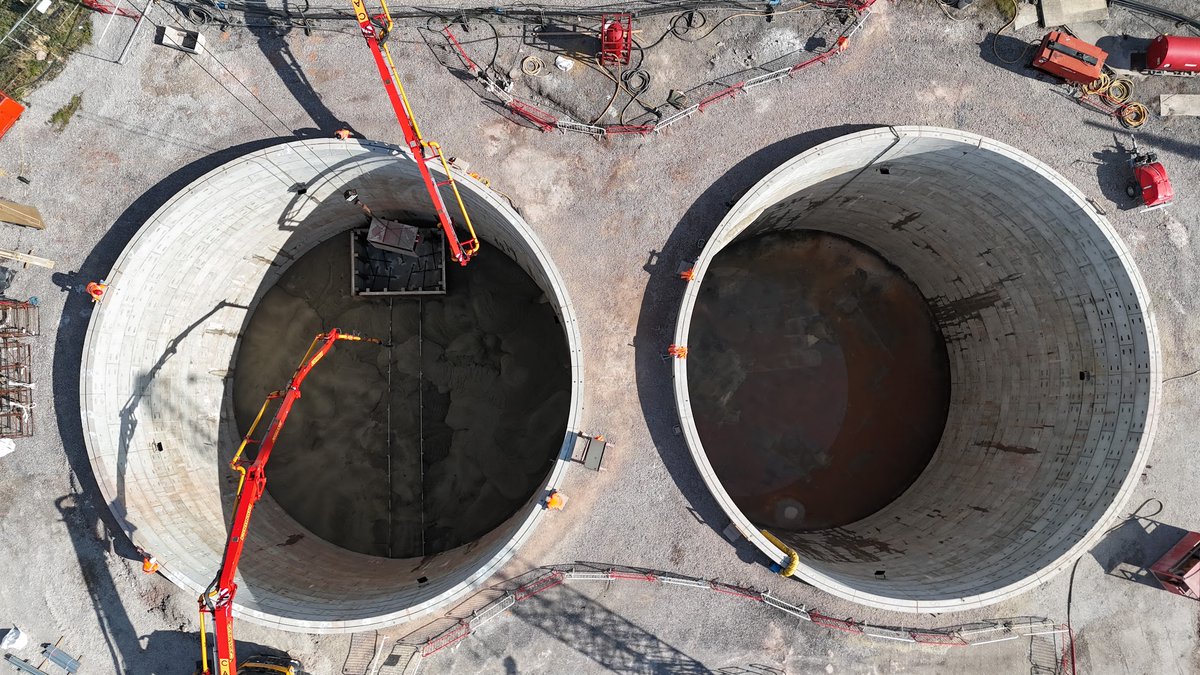 DoneganCivils's tweet photo. 🚧 Progress at Bury 📷 - Over 2,000m³ of concrete poured for two new storm tanks — laying foundations and boosting stability. A big step toward 6,000m³ of added stormwater storage to protect the local network. Solid progress — thanks to the team! #EngineeringProgress #BuryWwTW https://t.co/6LrTLNAwu0