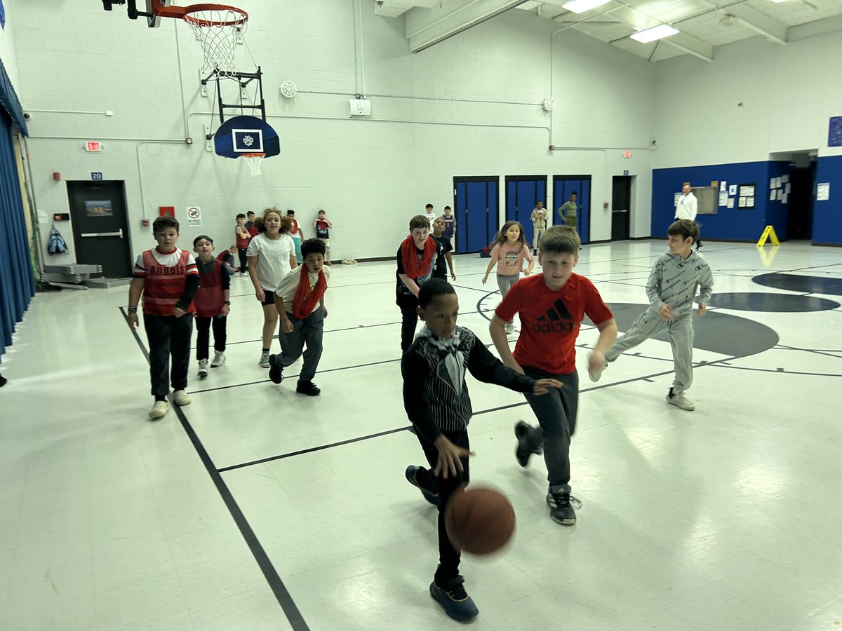 Derek Bezeau tweet media