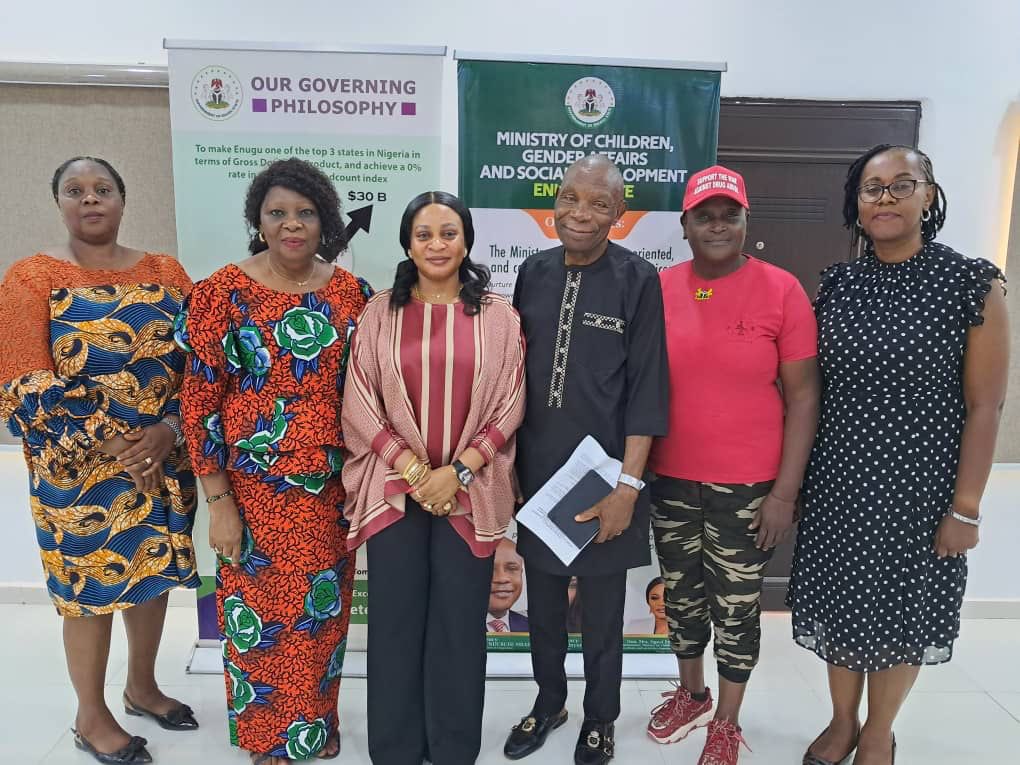Last week, we joined other #Endchildmarriage members here in Enugu to pay a courtesy visit to the Enugu State Commissioner of women affairs. This visit was aimed at soliciting her support on issues relating to #EndChildMarriage here in Enugu.