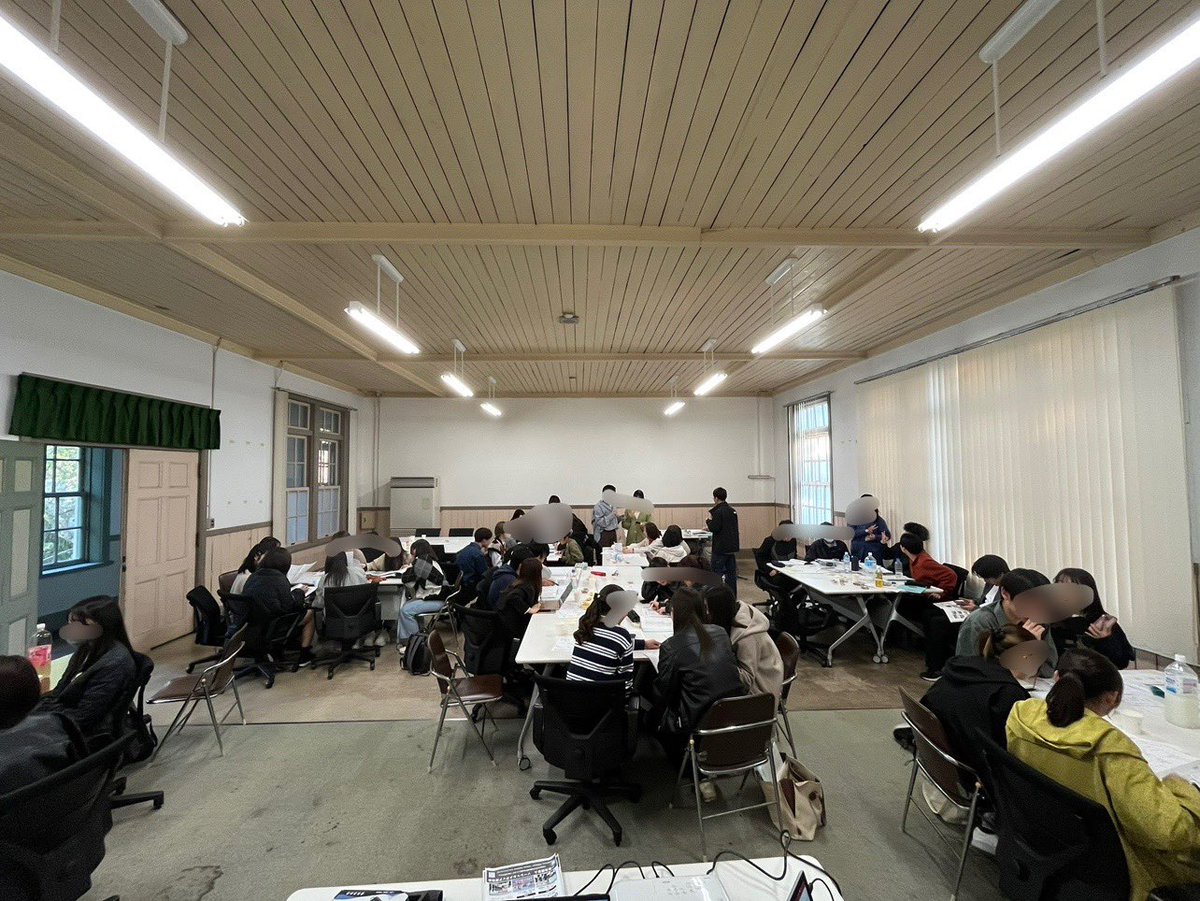SMAkansai's tweet photo. 先日の履修登録相談会にお越しいただいたみなさま、ありがとうございました！
ソーシャルメディア研究会のことを知っていただくきっかけにもなり、嬉しく思っています😸🍓

今週木曜日18:00～ゆりの木会館にて活動を行います！🏫✨
少しでも興味があれば、気軽に来てください♡
お待ちしております！🌱 https://t.co/tJHrIY2FEL