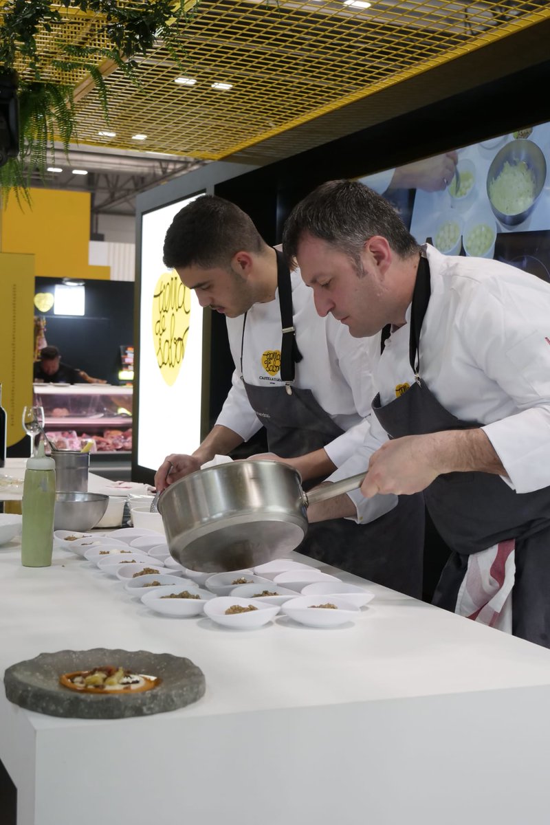 <a href="/IFEMA/">IFEMA MADRID</a> <a href="/GrupoGourmets/">Grupo Gourmets</a> <a href="/cocinandos/">Juanjo Cocinandos</a> <a href="/QuesosCerrato/">Quesos Cerrato</a> <a href="/tabladillo_es/">Tabladillo</a> <a href="/Bodega_Servilio/">Bodegas Servilio</a> <a href="/DORibera/">Ribera Del Duero</a> <a href="/LEGUMBRECALIDAD/">LEGUMBRES DE CALIDAD</a> <a href="/cenaspeques/">Cenasparapeques</a> ¡Se viene quinto pase! <a href="/ChacineriasDiaz/">Chacinerías Díaz</a> junto con <a href="/QuesosHinojosa/">Quesos de Hinojosa</a> 😏

#SG25 #Tierradesabor