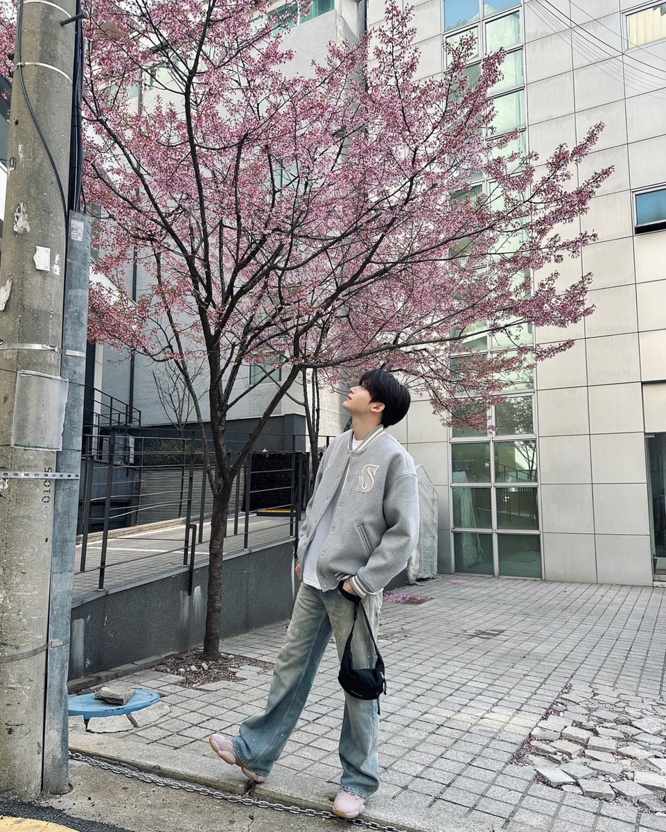 9ddochi's tweet photo. #정모 인스타그램 업로드♡

🌷🪶
🔗https://t.co/F8eIKLKSsM https://t.co/cWS2EytAgw
