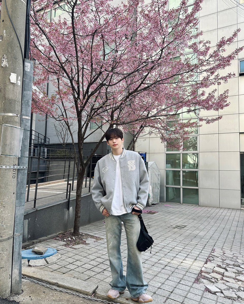9ddochi's tweet photo. #정모 인스타그램 업로드♡

🌷🪶
🔗https://t.co/F8eIKLKSsM https://t.co/cWS2EytAgw
