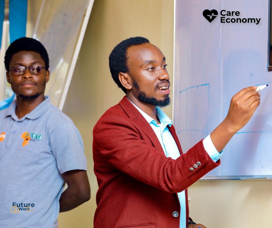 QraftAcademy's tweet photo. 🚀 Day 1 of the Future of Work Tour at Mbale Regional Hospital was a success! 
100+healthcare workers learned several topics under 4 major themes ; quality of life ,productivity, governance, and sustainability . Excited for the positive impact on the care economy! https://t.co/OM3RXRvSAt