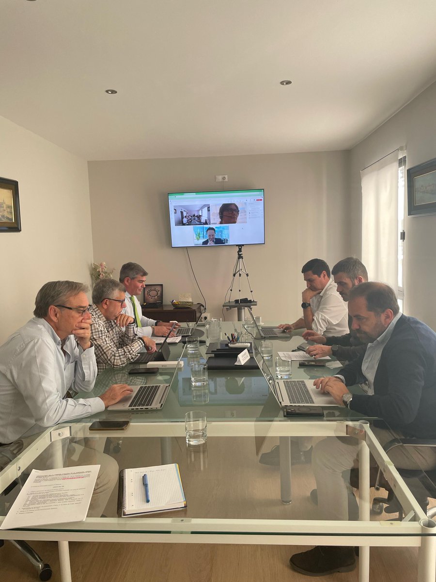 FLACEMA's tweet photo. 📢 Hoy se ha reunido  la comisión ejecutiva de FLACEMA para revisar y planificar las actividades de los próximos meses de la fundación 

🌍💼 Continuamos trabajando conjuntamente para promover un futuro más sostenible. #FLACEMA #Sostenibilidad https://t.co/YrffnBMMJm