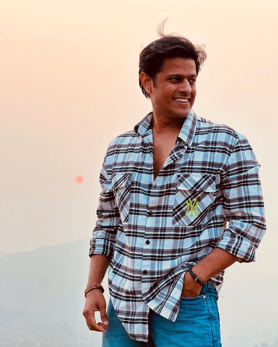 taruna00007's tweet photo. Look who posted @neilbhatt4 

♥️🥹🧿😍

#NeilBhatt #NeilArmy https://t.co/Tp1Xw2b3fa