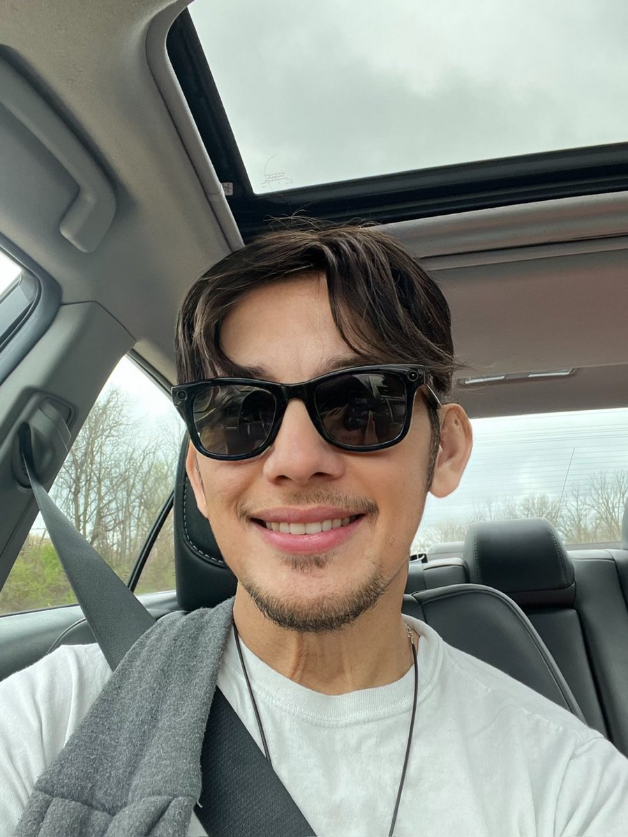JunFrias's tweet photo. Doing last minute shopping before leaving for the Philippines 🇵🇭 https://t.co/wlwdcsWy8G