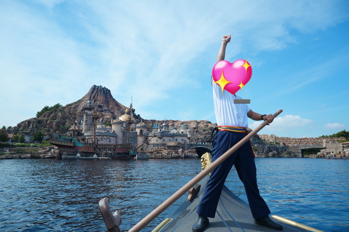arukearuke41's tweet photo. ディズニーシー行ったとき、ヴェネチアンゴンドラでめちゃくちゃナイスなキャストさんのお写真撮れたから、「せっかくだし！」って2Lサイズでプリントアウトして郵送したら、お礼のお手紙来た🫶🫶🫶
ちゃんとキャストさんに届けてくれたって✨ありがたい🥰 https://t.co/ltDNlTTvcj