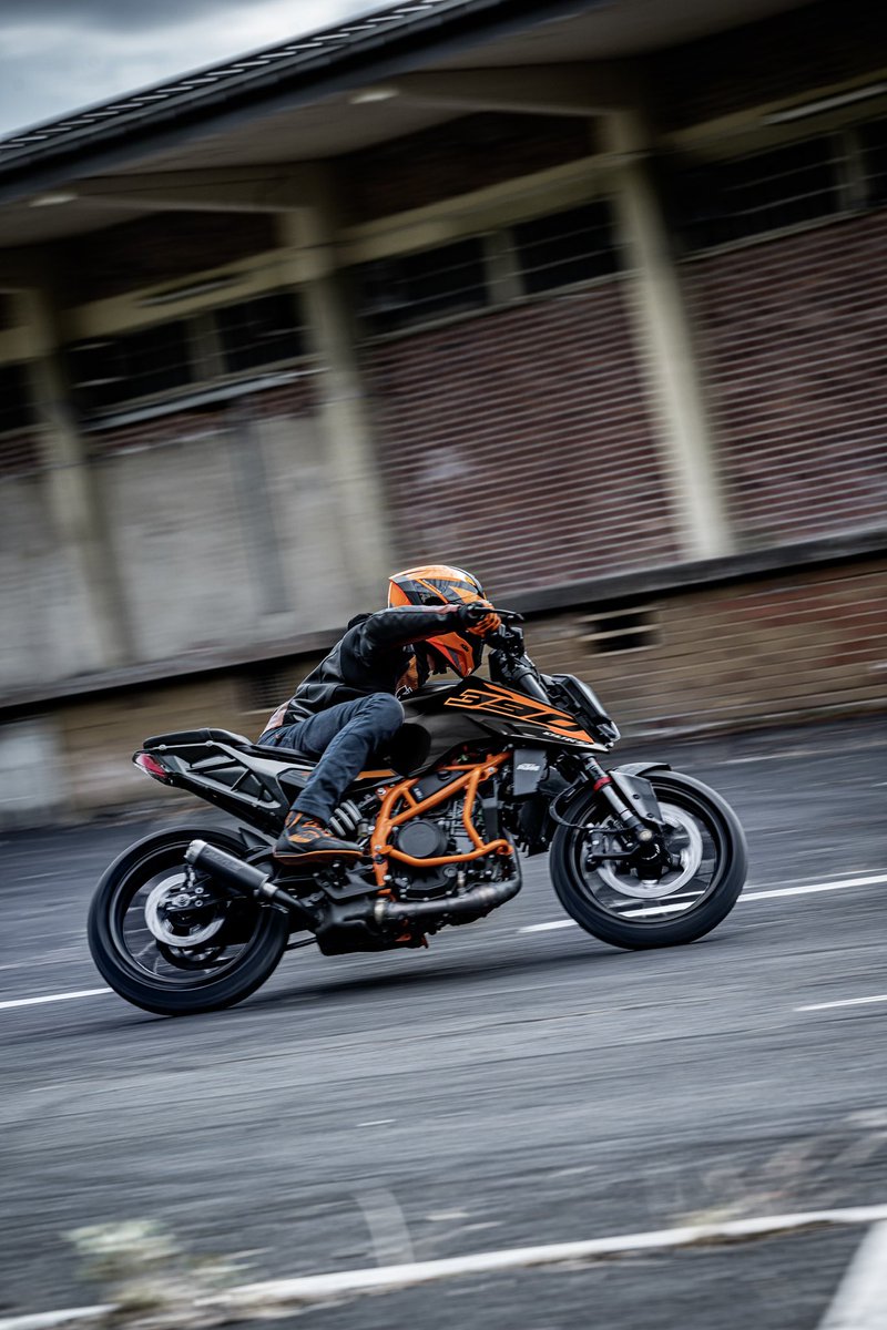 Rocketing the corners on the KTM 390 DUKE.

This lightweight machine is always #ReadyToRace.

#KTM #KTMIndia #ReadyToReace #GetDuked #KTM250Duke #250Duke #NOBS