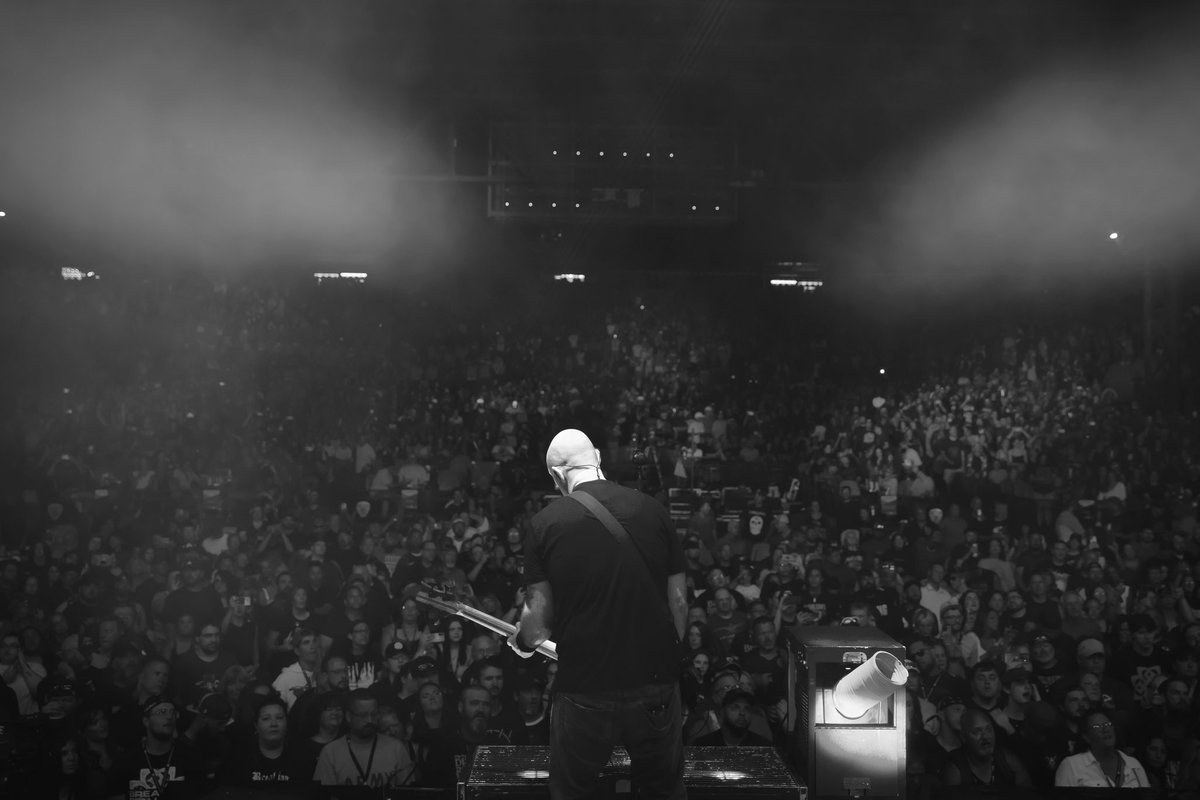 Breaking Benjamin tweet media