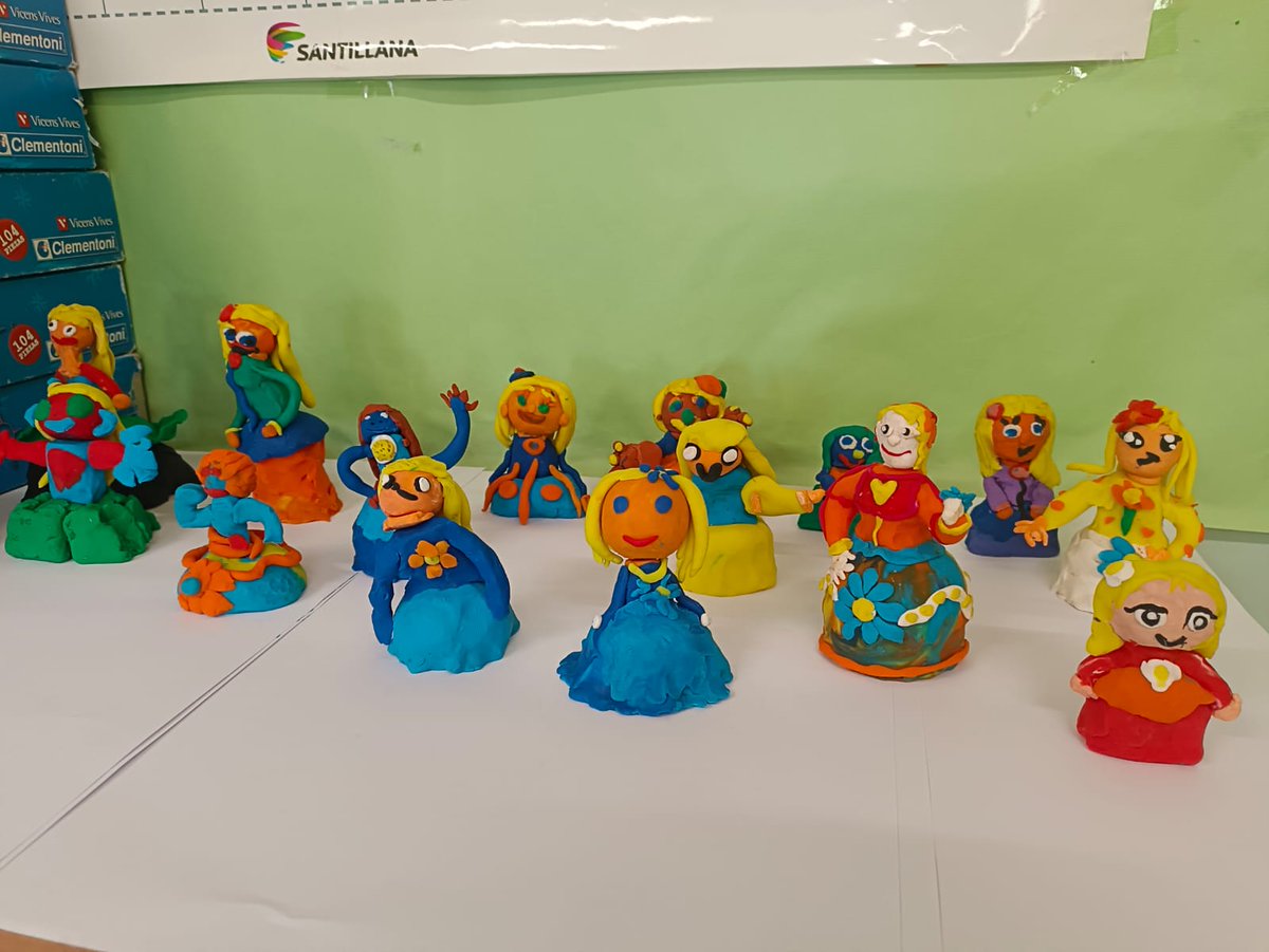 cpleszaragoza's tweet photo. 🎨LAS MENINAS🎨
Hoy en 4ºB de #EducacionPrimaria hemos realizado en plastilina una representación personal, de una de #LasMeninas de Velázquez: la infanta Margarita #LaEstrellaEsMiCole https://t.co/2VgeIgQKfJ