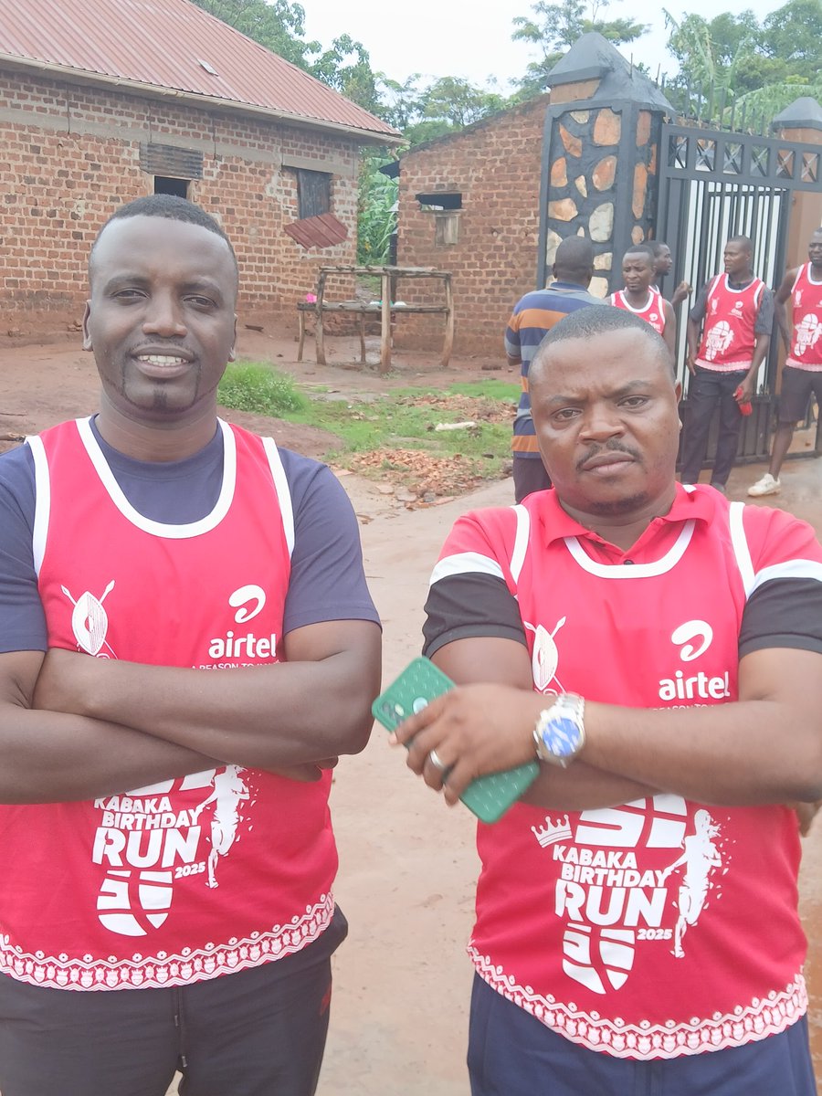 EPheastus's tweet photo. The Uniting factor in human life is sports and here's our annual kbr for the Buganda Kindgom
Thanks to @MuhweziRev
For attending with us in Lugqzi municipality as I lobby for the municipality MPship vote
#NRMOYEEEEEE https://t.co/kPkKeRIUXu