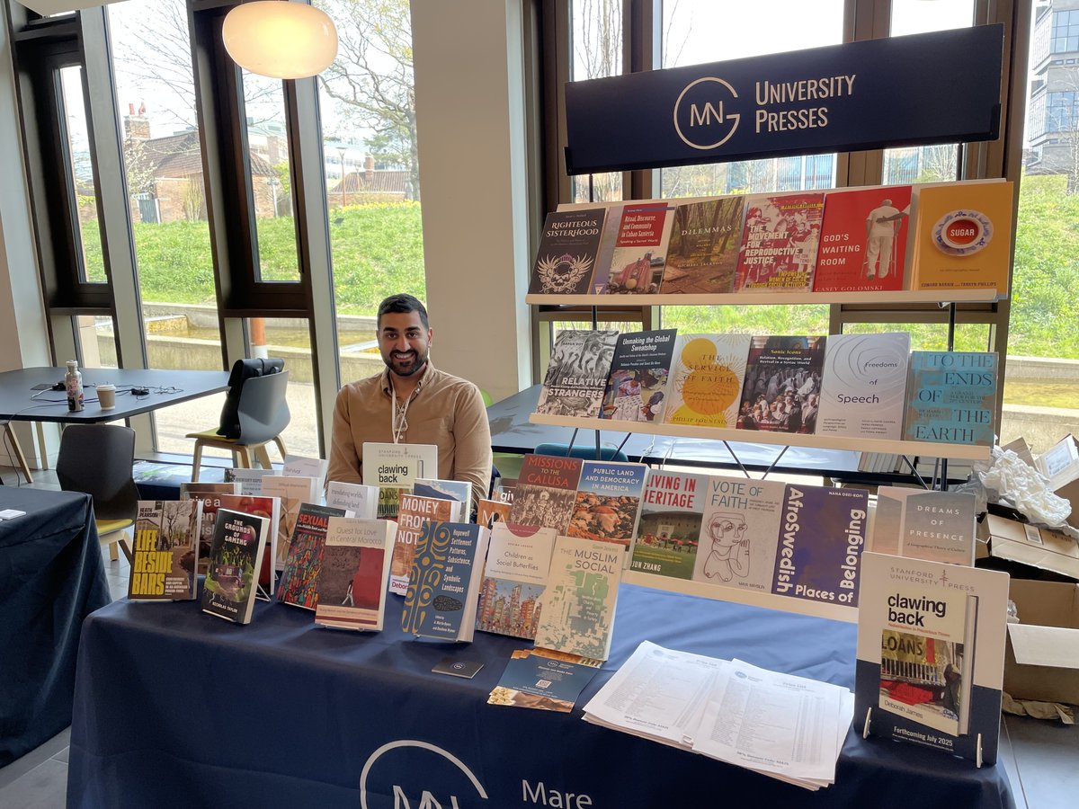 anthrohubuob's tweet photo. Around #ASA2025: The Book Exhibit in full swing! @berghahnbooks @ManchesterUP @mare_nostrum_uk @UCLpress https://t.co/lXUgjtt9mi