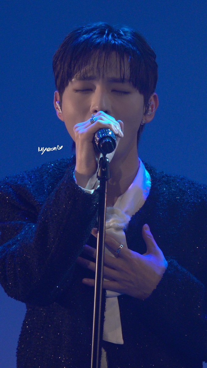 roong_myeon's tweet photo. [250329] 2025 Yoon Ji Sung Fan Meeting in Tokyo : Letter from Yooniverse 

🙌🏻💍🖤

#윤지성 #YoonJisung https://t.co/sRZ2TwVL3w