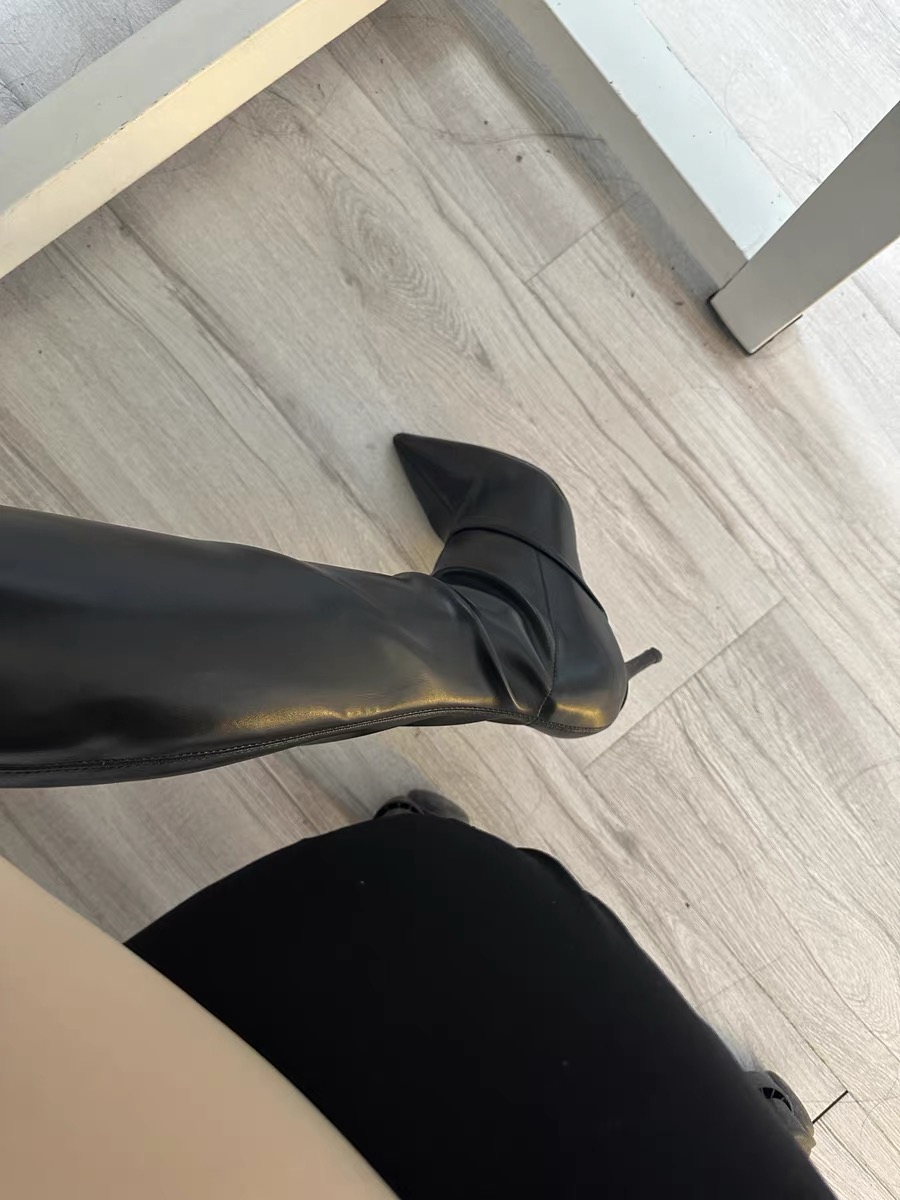 好久没来X了！这袜子捂在靴子里面3天了！