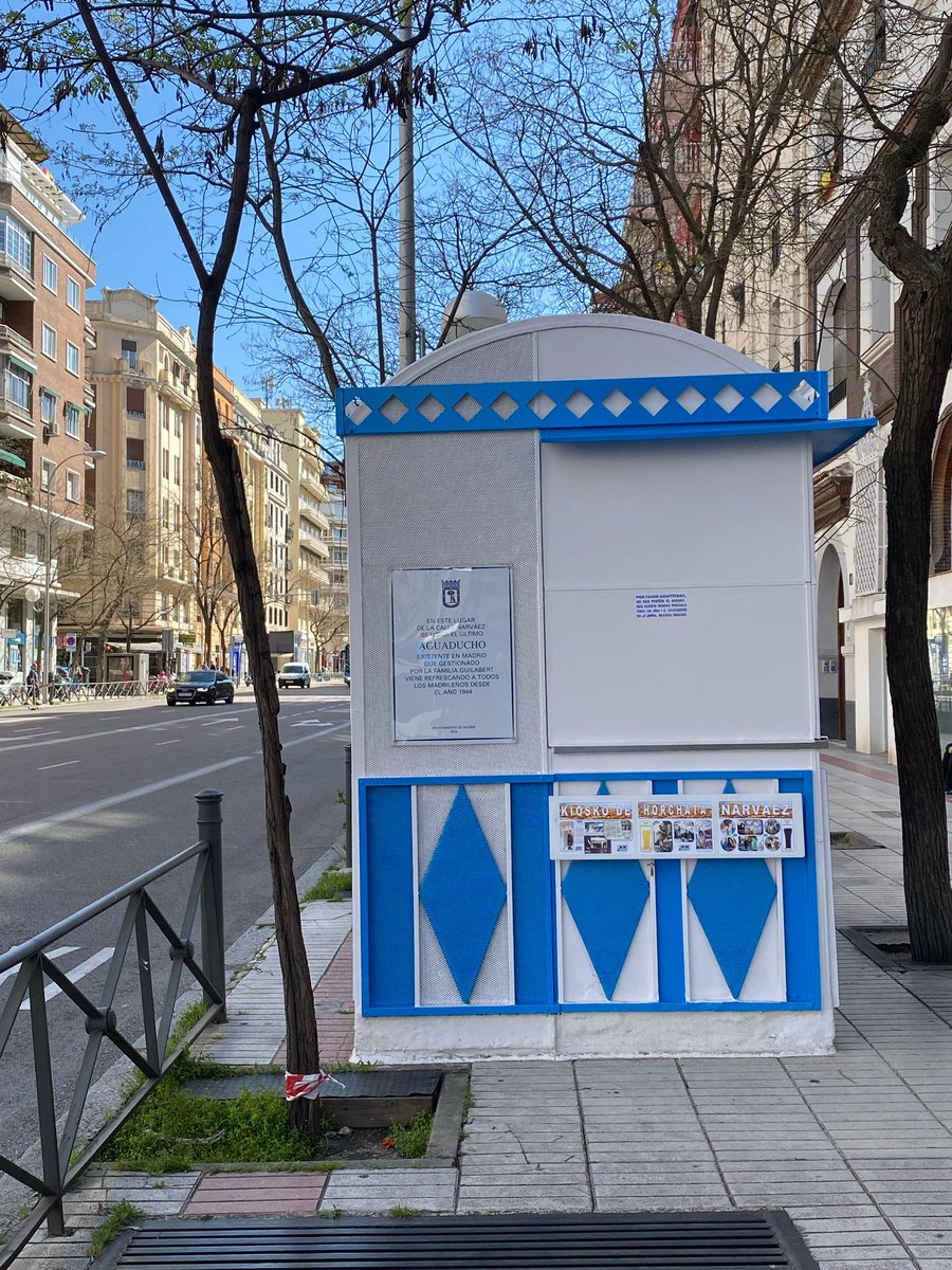 Ya está puesto el aguaducho de la calle Narváez