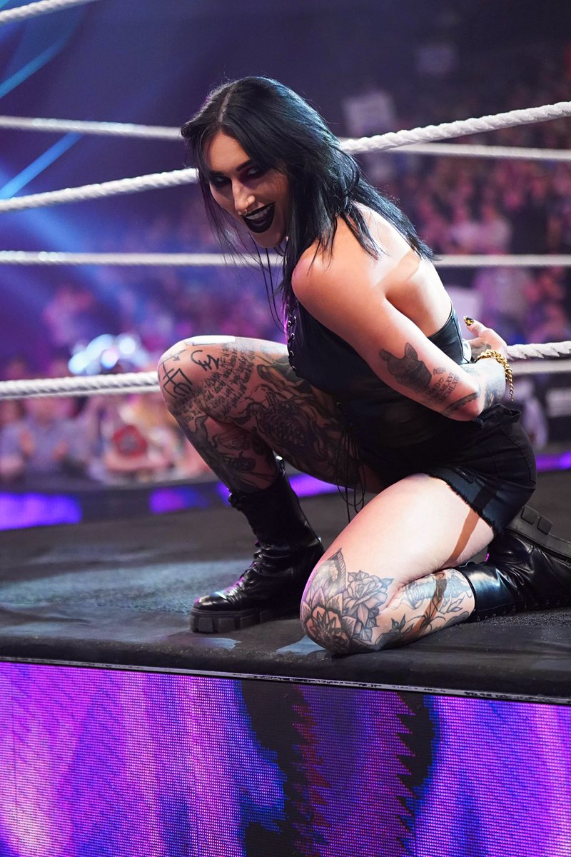 RheaRipley_WWE's tweet photo. Heading into #WrestleMania 41 like… 🖕🏽

I’d say “have a cry”… but it seems like you already are ☺️ https://t.co/9KUqhXvc8i