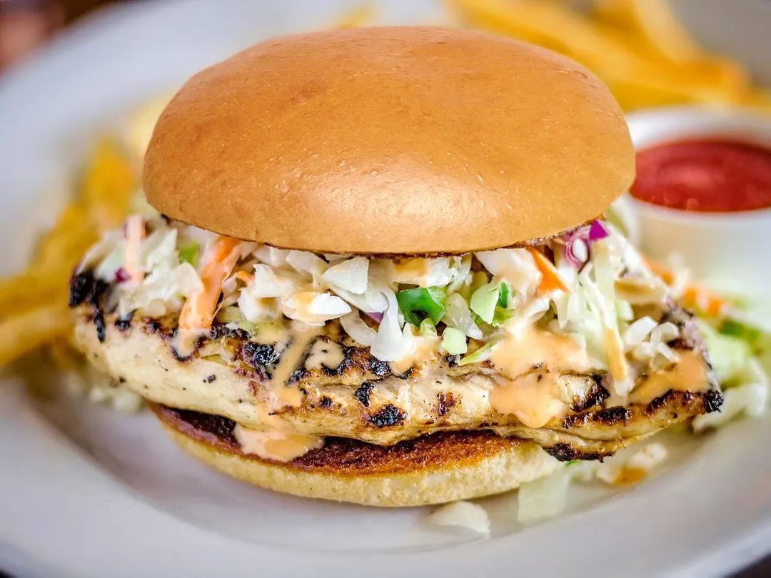 CuveeDestin30A's tweet photo. Spice up your #lunchbreak with our 30A Spicy Chargrilled Chicken Breast Sandwich with Jalapeño Creamy Slaw on Baked Brioche @CuveeDestin30A 

https://t.co/plec24xj28 #Delicious #Spicy #Chicken
#Lunch #Lunchtime #Cuvee30A #30A #PanamaCityBeach #YummyFood https://t.co/PIbzjlkPsS