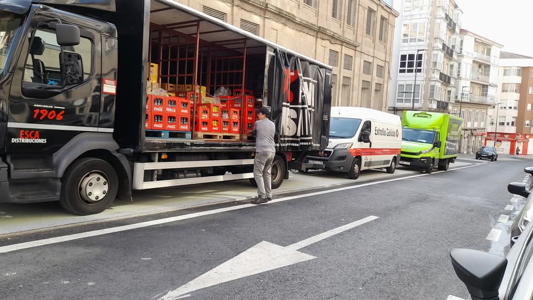 NovoaArcega's tweet photo. Donde está la policía? @OurenseConcello https://t.co/Wdz2gbtumv