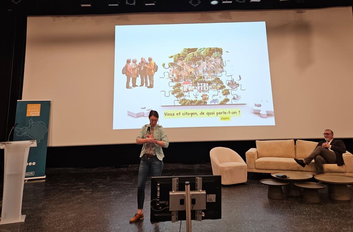 fnadepa's tweet photo. Aujourd’hui, 230 participants se sont réunis à Vers-Pont-du-Gard, sous un grand soleil, à l’occasion du colloque annuel de la @FNADEPA Gard, intitulé « Vieux et citoyen ».
Bruno Modica, président de la #FNADEPA Gard, a ouvert cette journée.
Philosophe, juriste, psychologue, sociologue, directeurs d’ESMS… Des intervenants aux profils variés ont débattu autour de trois questions essentielles :
Qu’est-ce que c’est que d’être citoyen quand on est vulnérable, comment continue-t-on à l’être ?
Comment est-on obligé de maintenir cet état de citoyenneté dans nos établissements et services ?
Comment le regard de l’autre, vieux ou non, influence-t-il cet état de citoyenneté ?
Jean-Pierre Riso, président de la FNADEPA, a conclu cette journée stimulante et riche en échanges.
Bravo à la FNADEPA Gard !