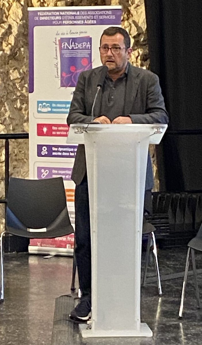fnadepa's tweet photo. Aujourd’hui, 230 participants se sont réunis à Vers-Pont-du-Gard, sous un grand soleil, à l’occasion du colloque annuel de la @FNADEPA Gard, intitulé « Vieux et citoyen ».
Bruno Modica, président de la #FNADEPA Gard, a ouvert cette journée.
Philosophe, juriste, psychologue, sociologue, directeurs d’ESMS… Des intervenants aux profils variés ont débattu autour de trois questions essentielles :
Qu’est-ce que c’est que d’être citoyen quand on est vulnérable, comment continue-t-on à l’être ?
Comment est-on obligé de maintenir cet état de citoyenneté dans nos établissements et services ?
Comment le regard de l’autre, vieux ou non, influence-t-il cet état de citoyenneté ?
Jean-Pierre Riso, président de la FNADEPA, a conclu cette journée stimulante et riche en échanges.
Bravo à la FNADEPA Gard !