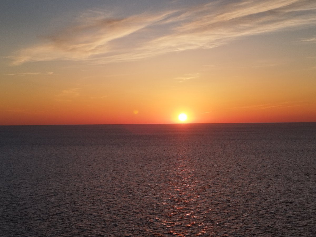 PhotoStromboli's tweet photo. Momenti di grande bellezza al tramonto a #Stromboli, Isole #Eolie. https://t.co/LaGOcpEVKN