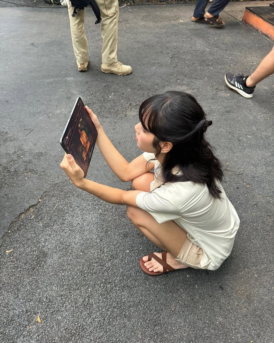 pikaswussy's tweet photo. SAVE CHILDREN FROM TABLETS ADDICTION 🚨 https://t.co/zsPCL4fneX