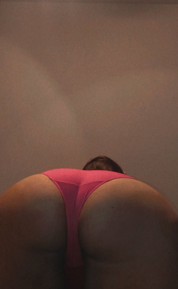 LittleBabyRaven's tweet photo. Peekaboo! #peekaboo #sexy #tease #flirty #undies #pinkundies #lonely https://t.co/jP5zfpSPua