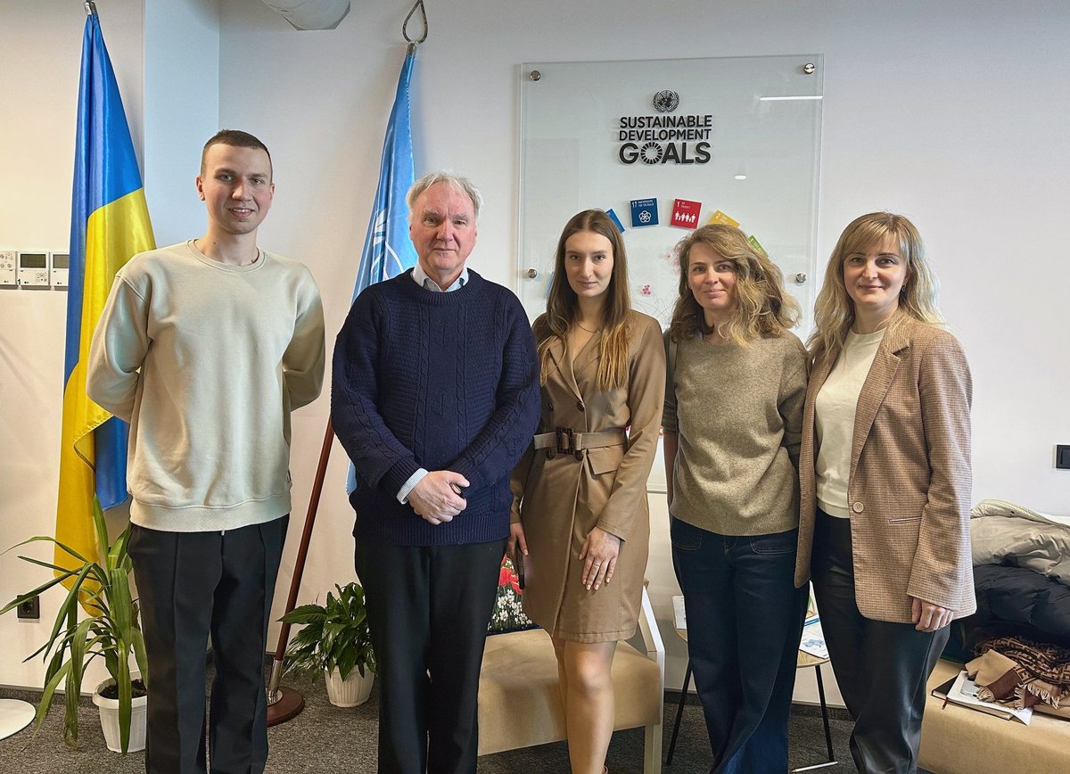 UN_Ukraine's tweet photo. The Head of the @UN in Ukraine Matthias Schmale welcomed young professionals participating in the #NextVisionaries study program.
The discussion focused on youth engagement in building Ukraine's future&amp;working jointly with the UN, government, civil society&amp;private sector to do so https://t.co/z6C1JQANk9