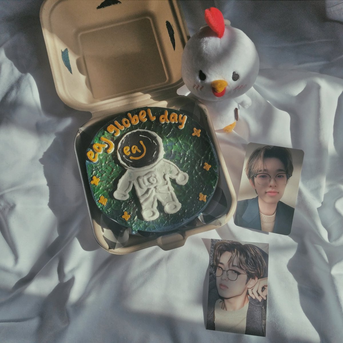 dalabluuuuulp's tweet photo. Happy 3rd debut anniversary ka jae, and happy birthday to your first child, Car Crash.ππππ€
I think today is a historic day for Jars too. Time flies so fast, we have been through so many things together
#3YearsWitheaJ
#3YearsofCarCrash
#λλΉλ _μ νμ΄μ_μΌμ£Όλ
https://t.co/2X8wWcwRHO