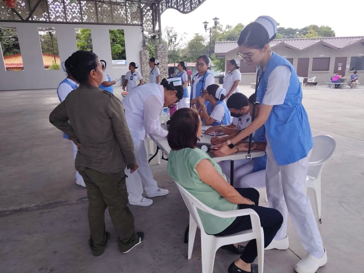 MINSAPma's tweet photo. #Chiriquí | ¡Amor sobre Ruedas llega a Boquerón! Hoy y mañana, personal técnico ofrece servicios gratuitos como electrocardiogramas, mamografías y más.
Próximamente en Los Anastasios de Dolega, seguimos llevando salud a quienes más lo necesitan. @PrimeraDamaPma https://t.co/mpnA5RUnPy