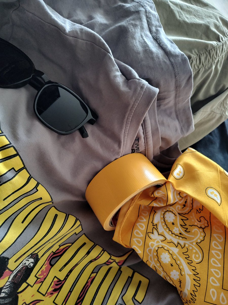 cryingwglitter's tweet photo. Kto wie czy dziś bym przygotowywała outfit na jutrzejszy koncert gdyby ktoś nie polecił mi Migraine w 2014 na Tumblr #ClancyLodz #CLANCYTOUR https://t.co/Ci0kIZ5z1P
