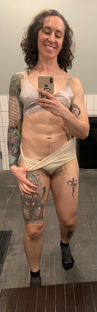 Beige basic lingerie feels like such a sexy staple to me. I love being comfortable when I’m working out, it makes the sweaty strip even more worth it!