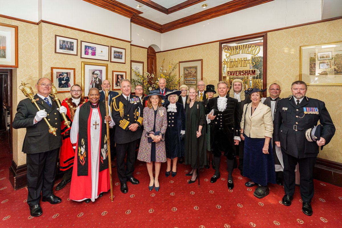CommunityAd's tweet photo. Jonathan Neame, CEO of @ShepherdNeame , has been officially appointed High Sheriff of Kent.
The Declaration Ceremony took place at St Mary of Charity Church in Faversham, attended by dignitaries and community guests.
A proud moment for Kent!

#Kent #KentCommunity #Faversham https://t.co/83MSiPD9zT