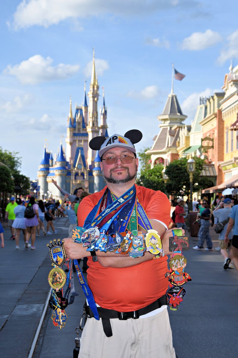vegeto247's tweet photo. It was a hell of a season! Happy I did it. #rundisney #rundisneycommunity https://t.co/lTkcyA28SW