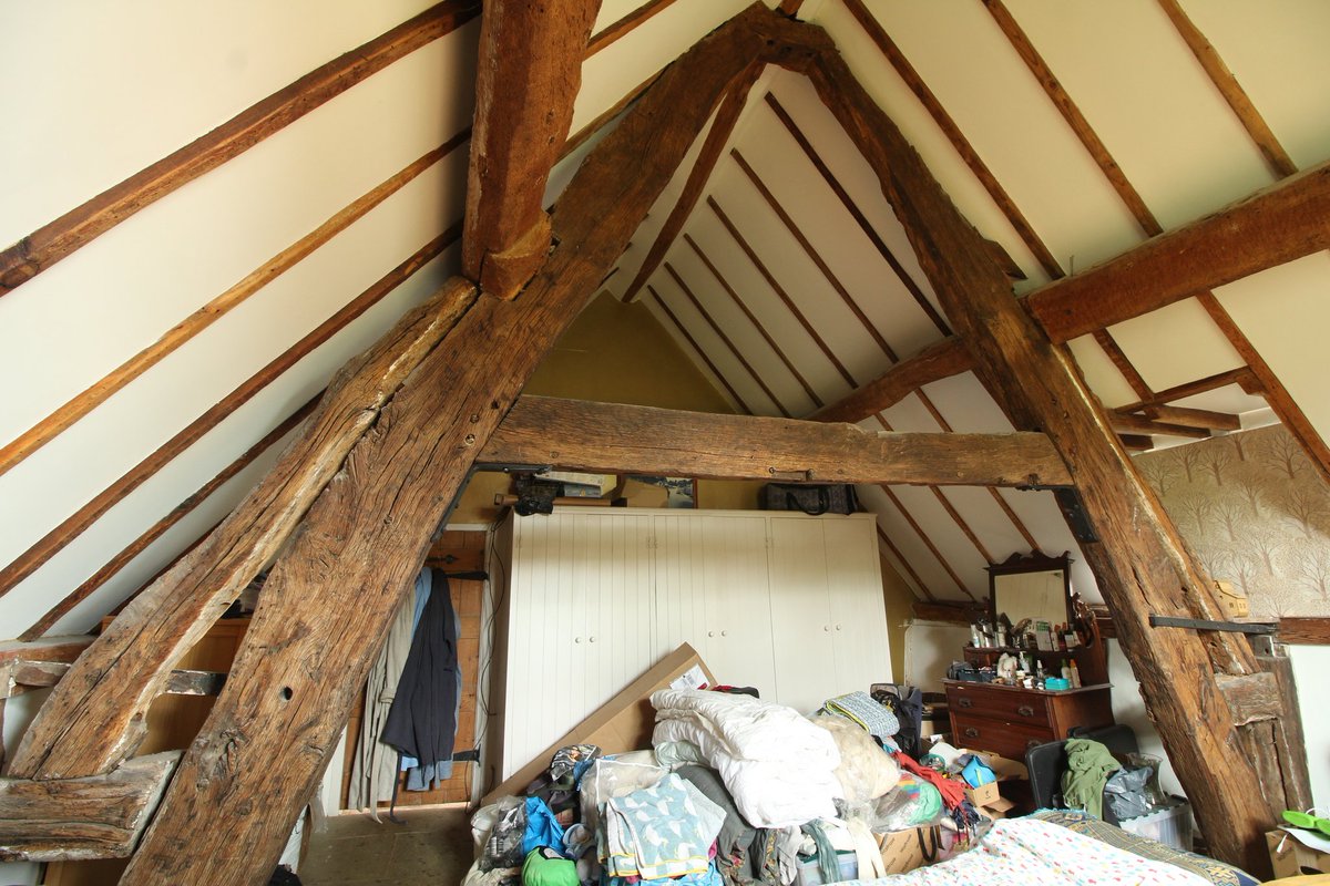 Plans are afoot to write my next book - The Buildings Archaeologist - over the summer. Just agreed with the landowner of this amazing 15th century cruck-framed house in Worcestershire that the building will be the focus of the final chapter. Due out in mid-2026 🙂